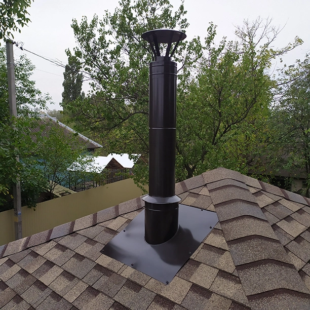 Димохід через покрівлю